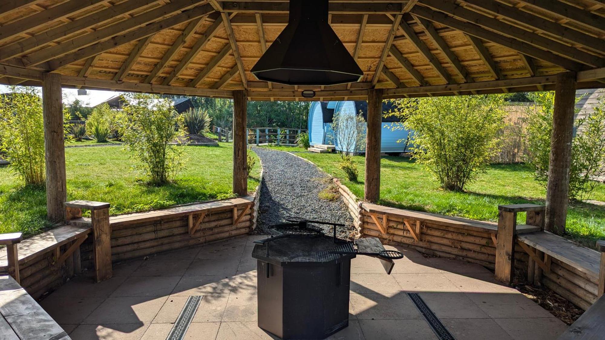 Ombersley Sunset Retreats Safari Tent מראה חיצוני תמונה