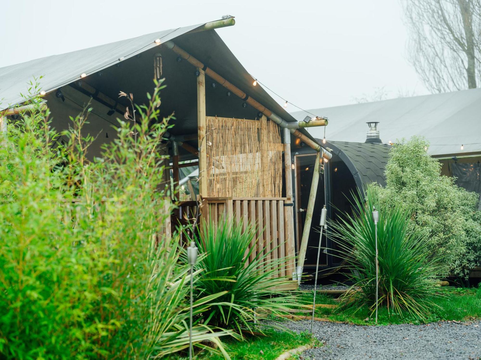 Ombersley Sunset Retreats Safari Tent מראה חיצוני תמונה