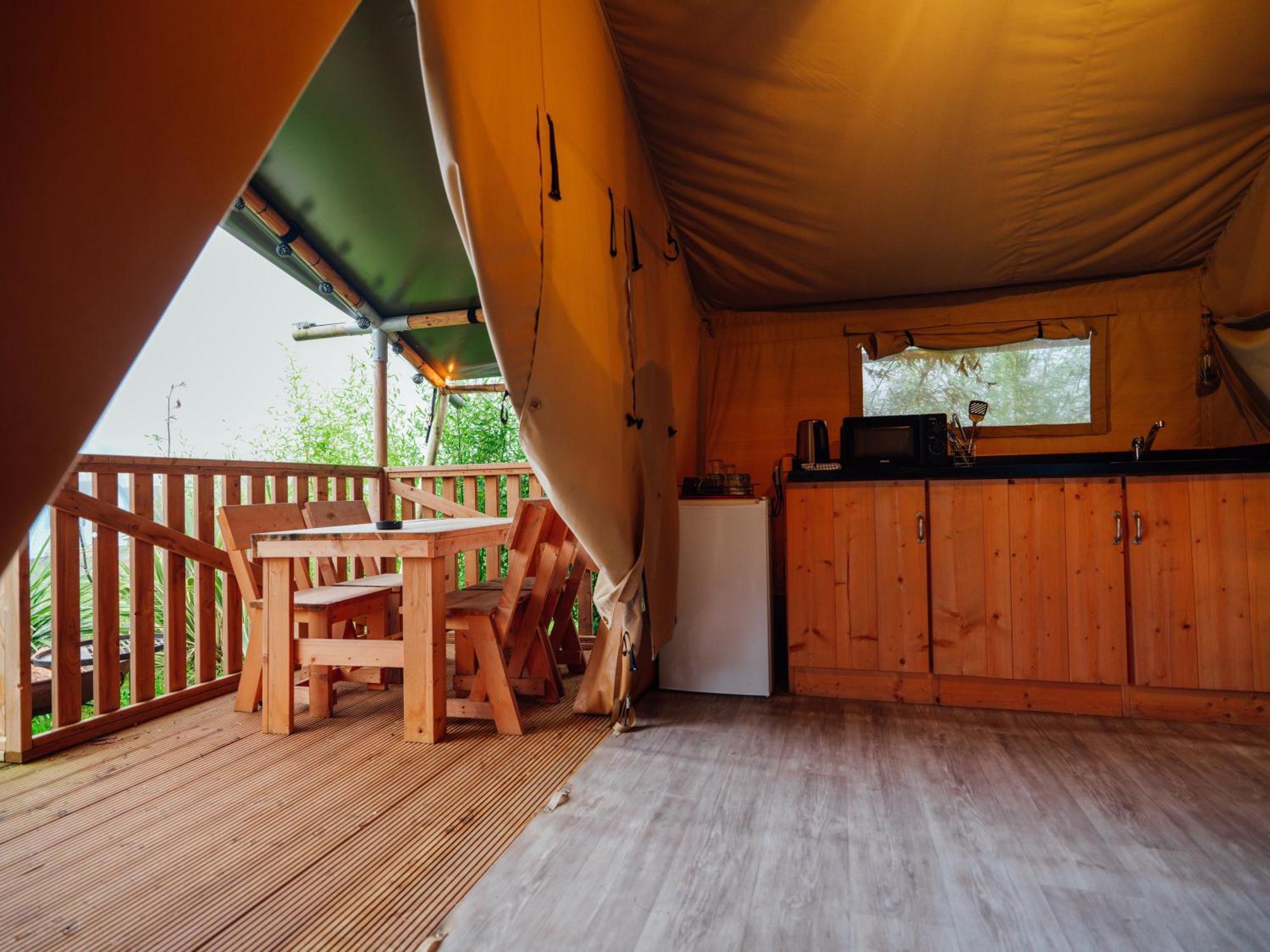 Ombersley Sunset Retreats Safari Tent מראה חיצוני תמונה