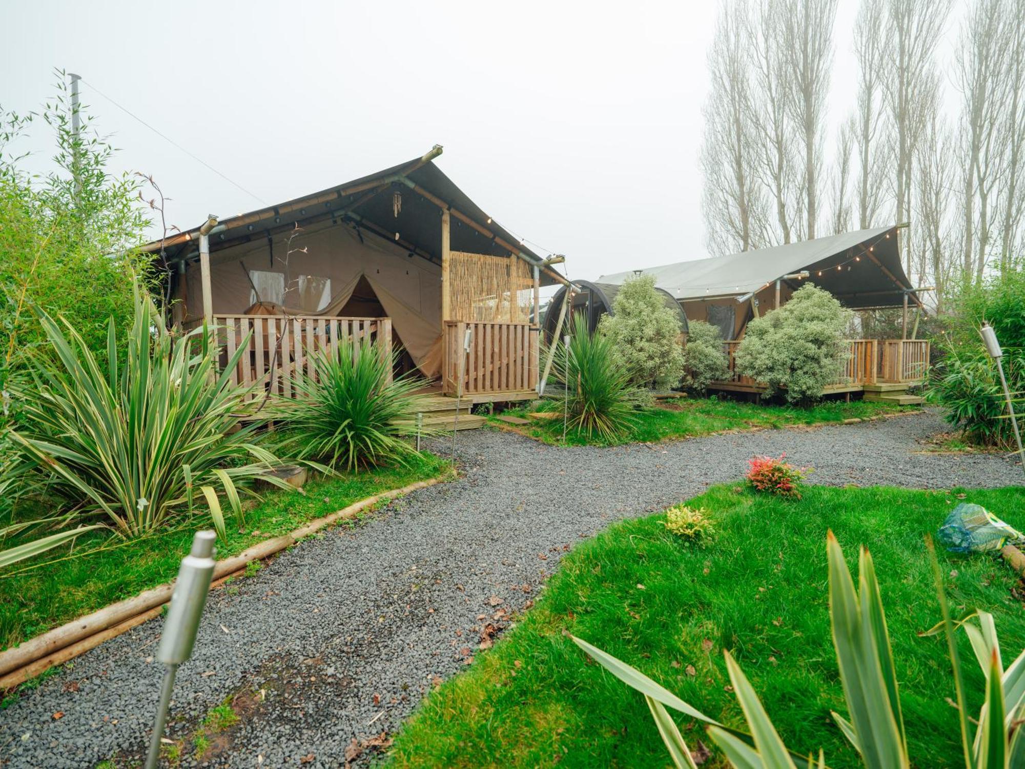 Ombersley Sunset Retreats Safari Tent מראה חיצוני תמונה